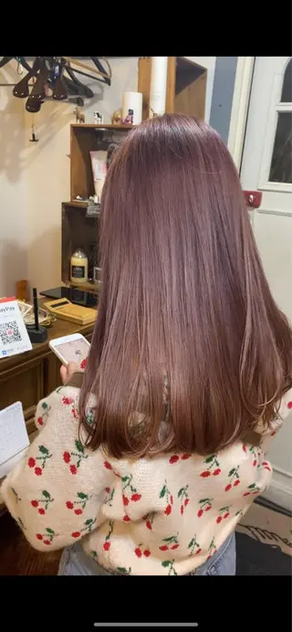 セミロング ヤスザトアヤノ ／レイヤー／オリーブのヘアスタイル