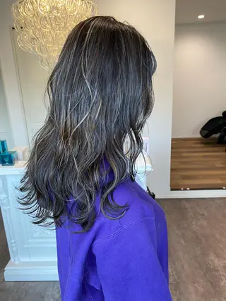 ロング カラー 成松 勇治のヘアスタイル