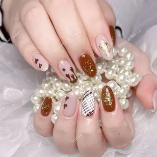 ネイル Queening 🦋のネイルデザイン