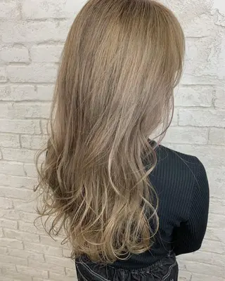 ロング 🌈ハイライトカラー 🌈naokoのヘアスタイル