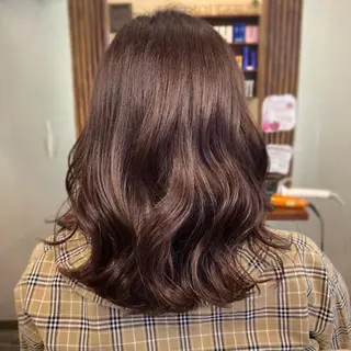 ミディアム カラー 山崎 絵莉香のヘアスタイル