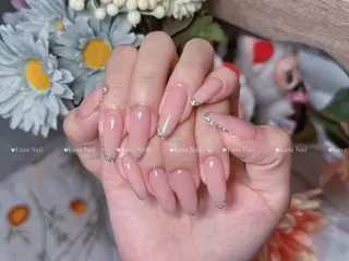 ネイル Luxe Nail Salonのネイルデザイン