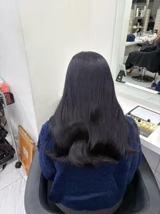 ロング 寒色＆ブリーチ特化 寒色MiOのヘアスタイル