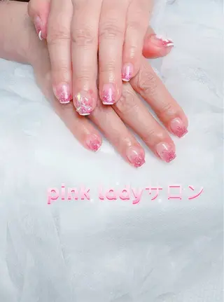 ネイル pink ladyサロン所属・べ にのネイルデザイン