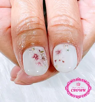 ネイル CROWN プライベートサロンのネイルデザイン