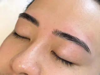 アイブロウ No.3所属・No.3 橋本のマツエク・マツパデザイン