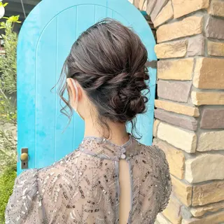 ミディアム ヘアアレンジ 伊藤 玲衣のヘアスタイル