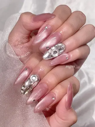 MoON...❤︎ MeGuのネイルデザイン