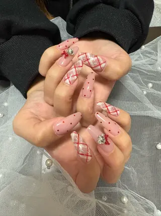 ネイル umi 🩵🤍のネイルデザイン