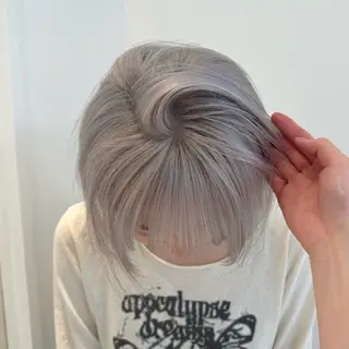 ショート カラー 🌼動き×透明感🩵 ハイトーン/ナナのヘアスタイル