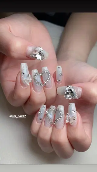 ネイル JINI NAIL所属・ジニ ネイルのネイルデザイン