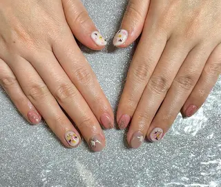 ネイル VIERU 🌈🎀💖のネイルデザイン