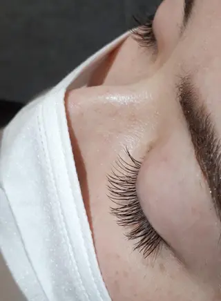 マツエク・マツパ 💜bora .のネイルデザイン