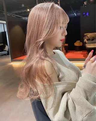 ロング カラー B E C H I C O〔べち子〕のヘアスタイル