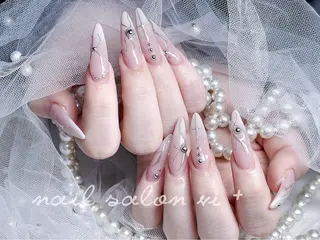 ネイル ✨Nailsalon Vi+✨のネイルデザイン