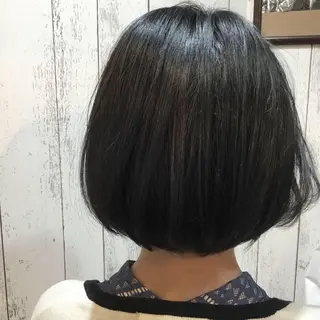 ショート カラー embrace エンブレイスのヘアスタイル