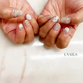 ネイル アイネイルズ所属・早川 梓のネイルデザイン