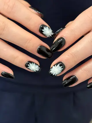 ネイル kiii.__ ✴︎*のネイルデザイン