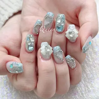 ネイル Queens テイのネイルデザイン