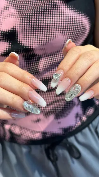 ネイル 🎀韓国レイヤー特化 🎀ベージュ/ミクのヘアスタイル