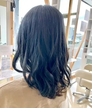 ミディアム 田中 美有のヘアスタイル