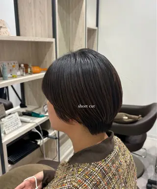 ショート カラー 大野 桃果のヘアスタイル