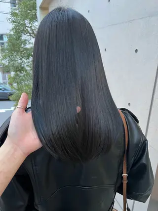 セミロング 【YUTO】確実に 髪を綺麗にするプロ。のヘアスタイル