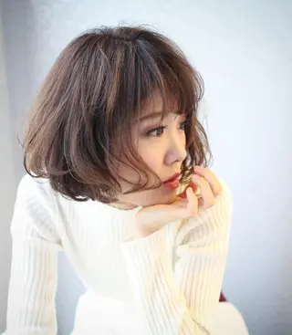 ミディアム ジャスミン　PETZ所属・ショート＆ボブ ヒロシのヘアスタイル