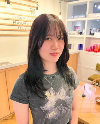 セミロング カラー Ogata Marinaのヘアスタイル