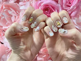 ミディアム ビューティーフル Aのネイルデザイン