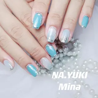 ネイル 🦋 Queenieのネイルデザイン