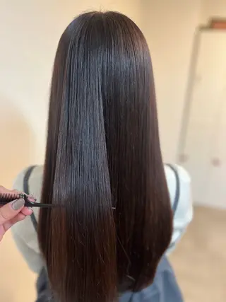 ロング 縮毛矯正✨グレー ジュカラー✨MOEのヘアスタイル