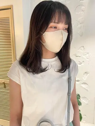 セミロング カラー 🩰オリーブ/ ベージュ松本咲花🩰のヘアスタイル