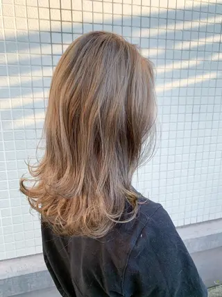 セミロング カラー モリシュンスケ /レイヤー/髪質改善のヘアスタイル