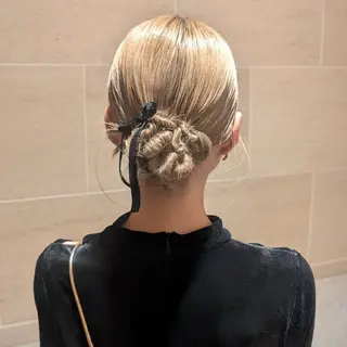 ヘアアレンジ セミロング 彩桜/艶カラー/小顔 に見せるカット✂のヘアスタイル