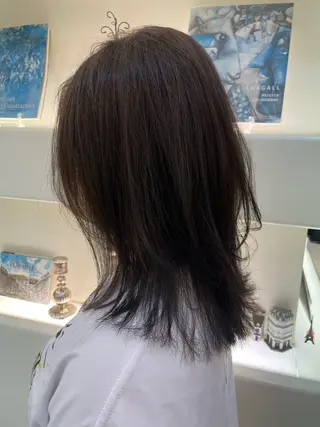 セミロング 西川 朋恵のヘアスタイル