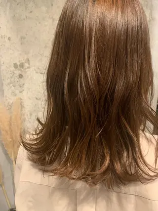 ミディアム Asti blanche所属・ブリーチなしWカラー /地毛風/小林凪沙のヘアスタイル