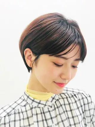 ショート カラー 植松 茜のヘアスタイル