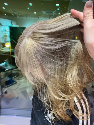 セミロング カラー Yamada Ami🪐のヘアスタイル