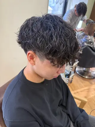 ショート パーマ メンズ 溝口 槙里也のヘアスタイル