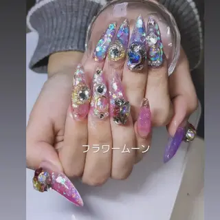 ネイル フラワー ムーンのネイルデザイン