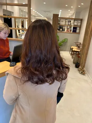 ロング パーマ 中山 優里のヘアスタイル