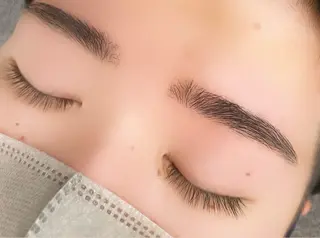 アイブロウ REGINA (レジーナ)所属・REGINA ネイルまつげエステの眉毛・アイブロウイメージ
