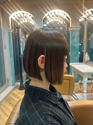 ショート Momo/海外ヘア /レイヤー/艶カラーのヘアスタイル