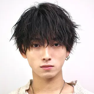 メンズ ラウンドマッシュ/ フェザーショート大阪のヘアスタイル