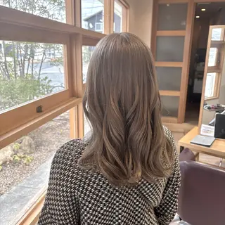 セミロング カラー 山本 知佳のヘアスタイル