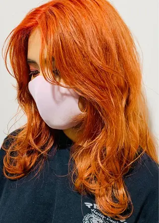 セミロング もにか🌞原宿/渋谷 🌝ブリーチカラーのヘアスタイル