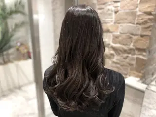 ロング カラー youres hair 新宿三丁目所属・髪質改善カラー、美髪 トリートメント専門のヘアスタイル