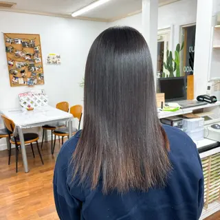 セミロング カラー レオン所属・本橋 琴実のヘアスタイル