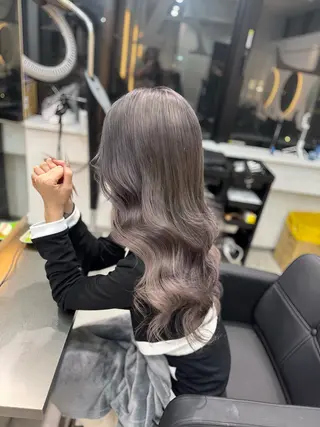 ロング カラー ギャルの女神/ Shionのヘアスタイル